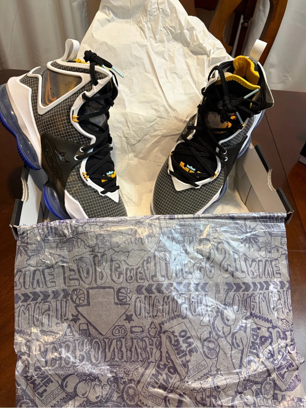 Nike LeBron XIX  Basketball Shoes - Black/White/Yellow